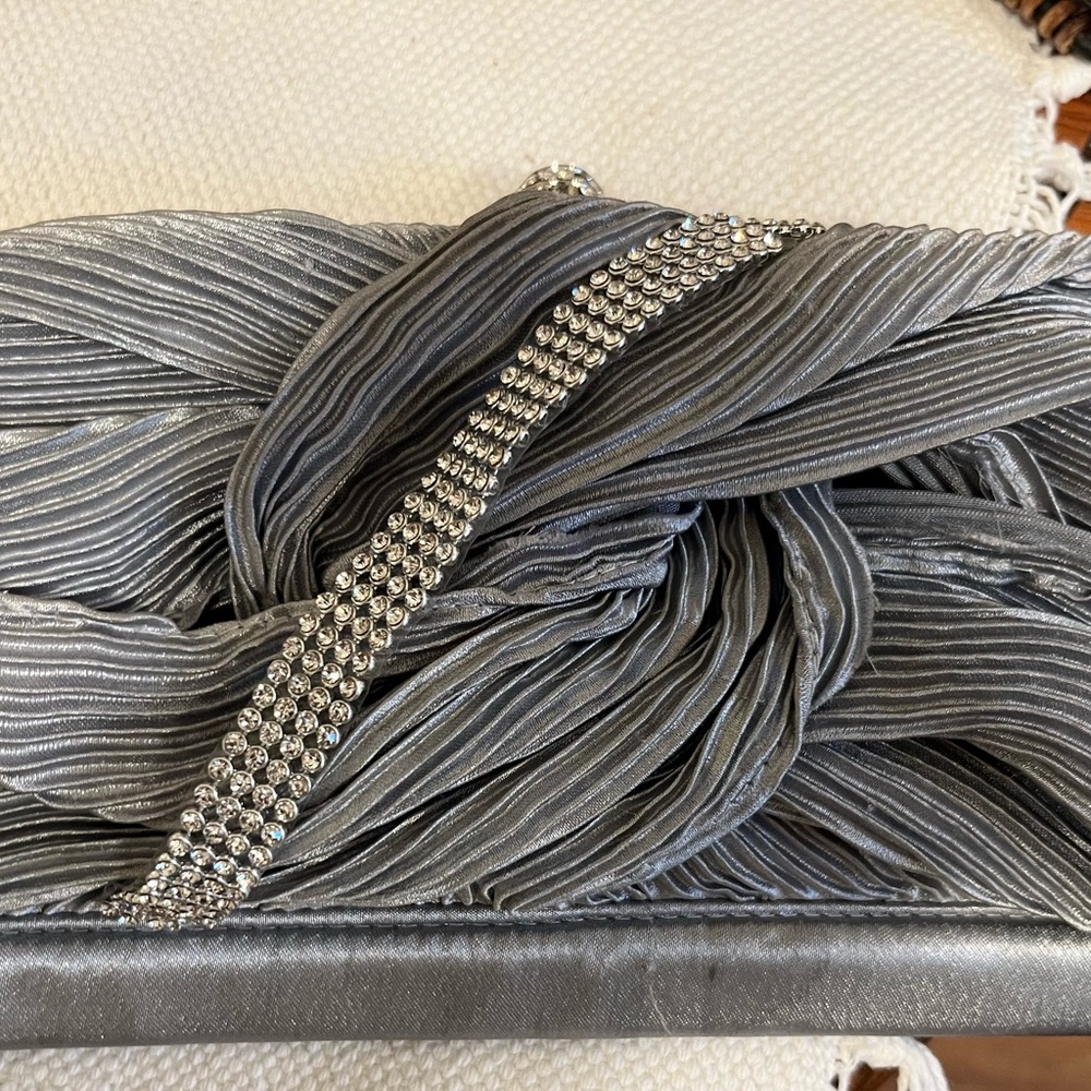 VINTAGE Elegant Silver Knotted Evening Clutch with Crystal Strap